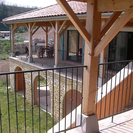 Βίλα Spacious In With Swimming Pool
